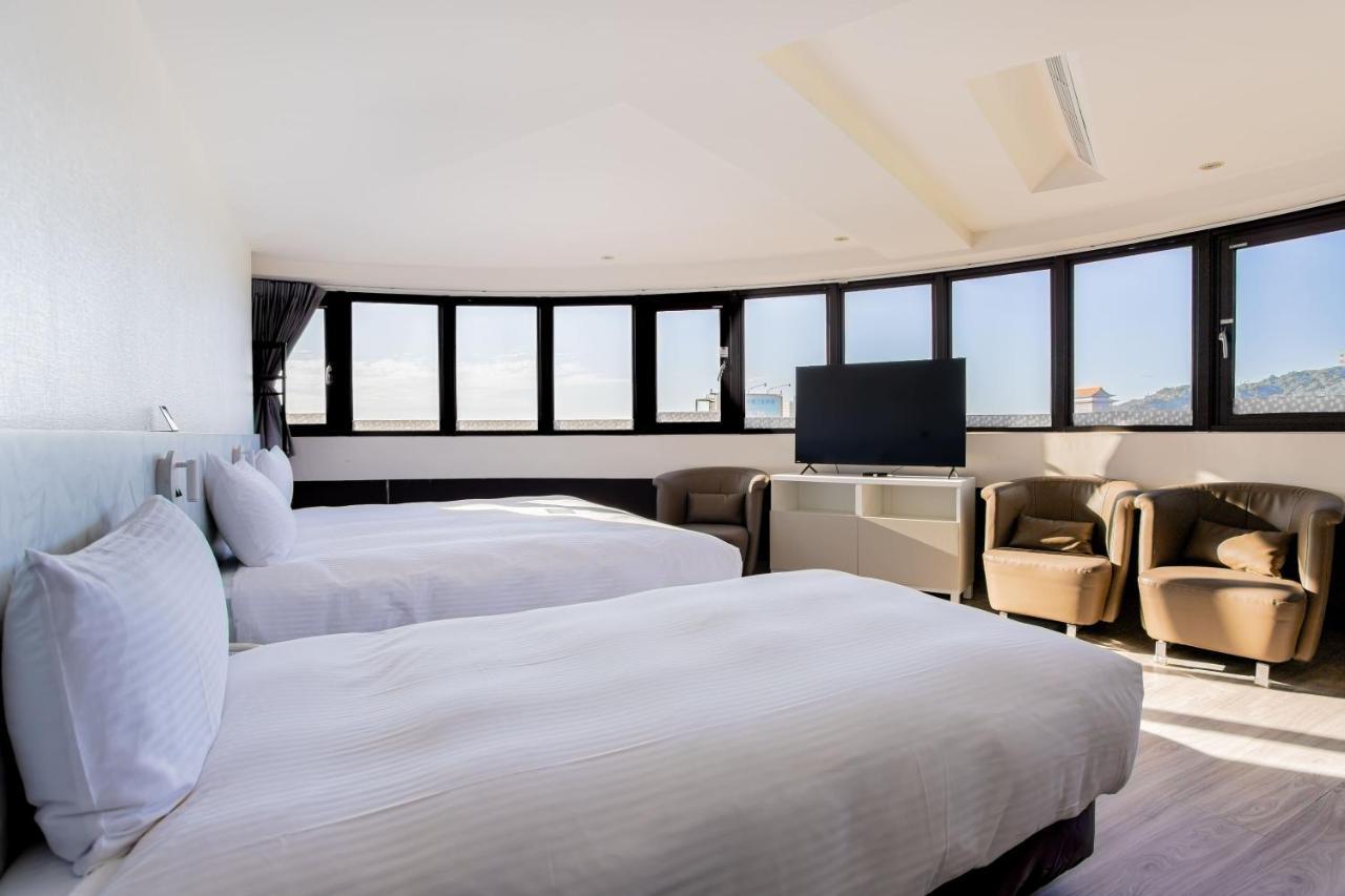 Hub Hotel - Songshan Airport Branch Taipei Exteriör bild