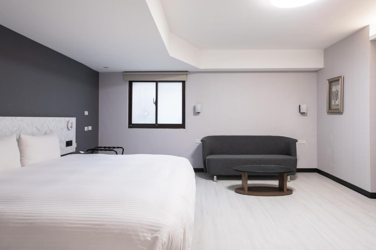 Hub Hotel - Songshan Airport Branch Taipei Exteriör bild