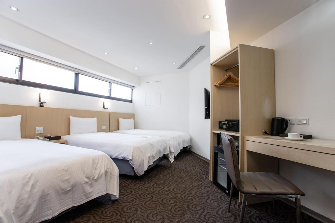 Hub Hotel - Songshan Airport Branch Taipei Exteriör bild