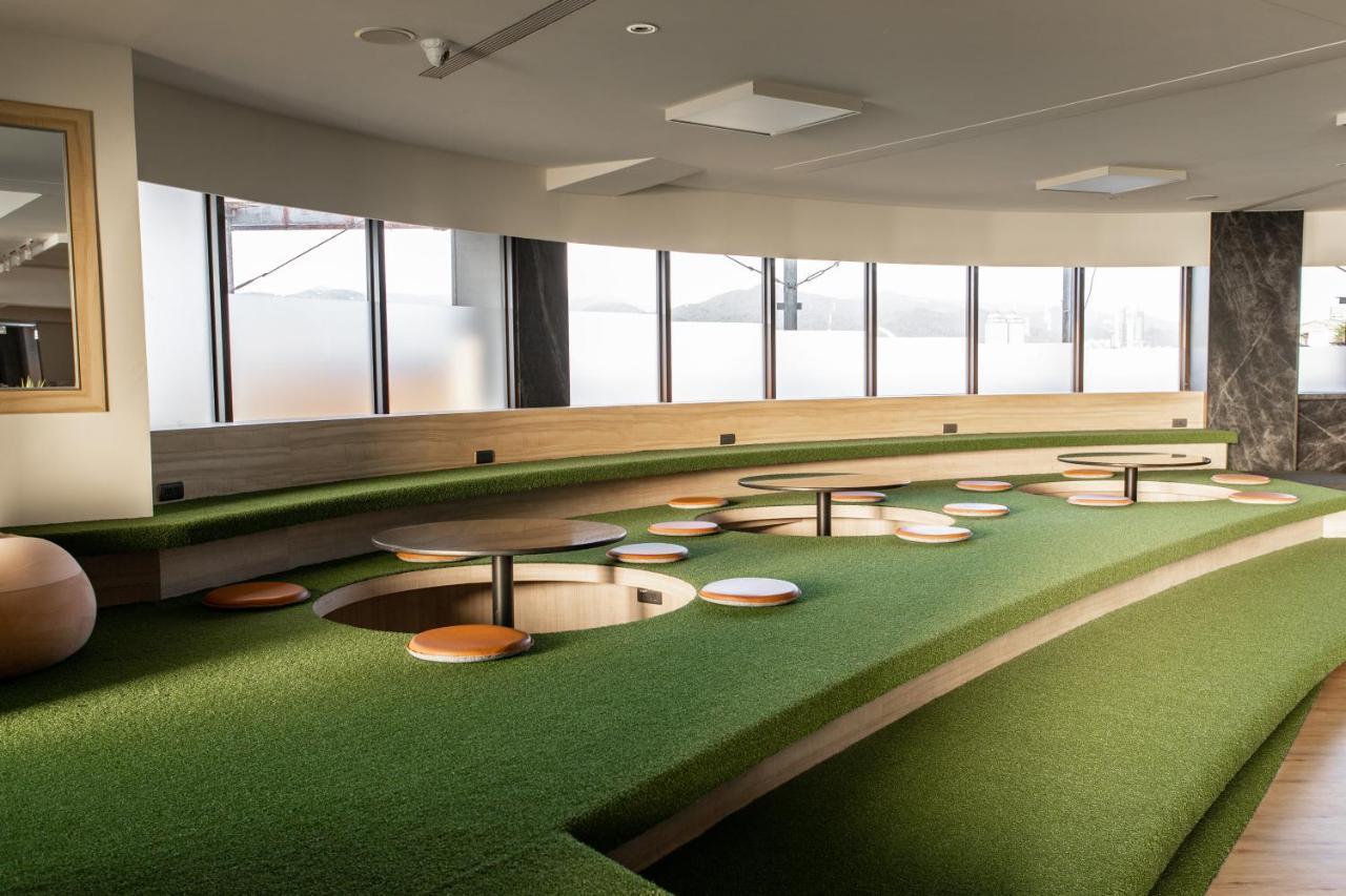 Hub Hotel - Songshan Airport Branch Taipei Exteriör bild