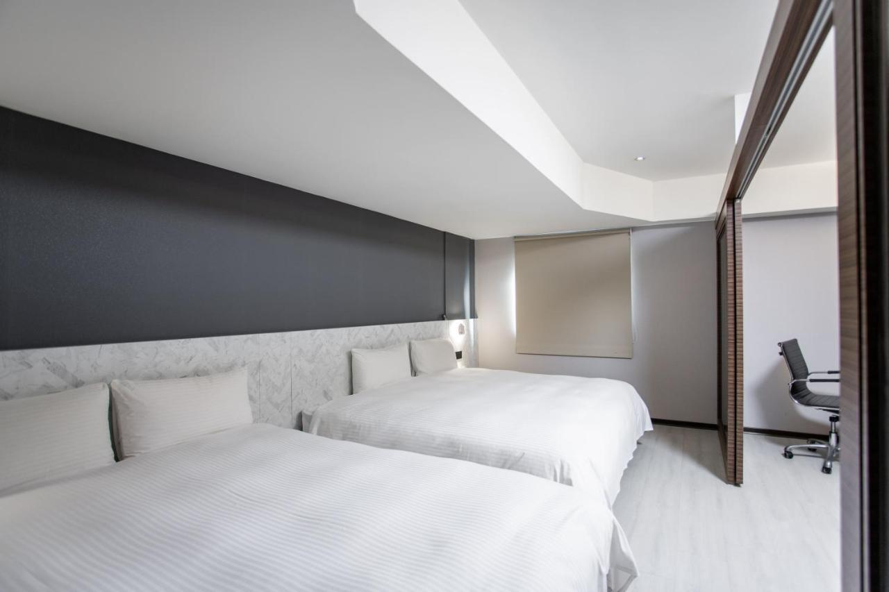 Hub Hotel - Songshan Airport Branch Taipei Exteriör bild