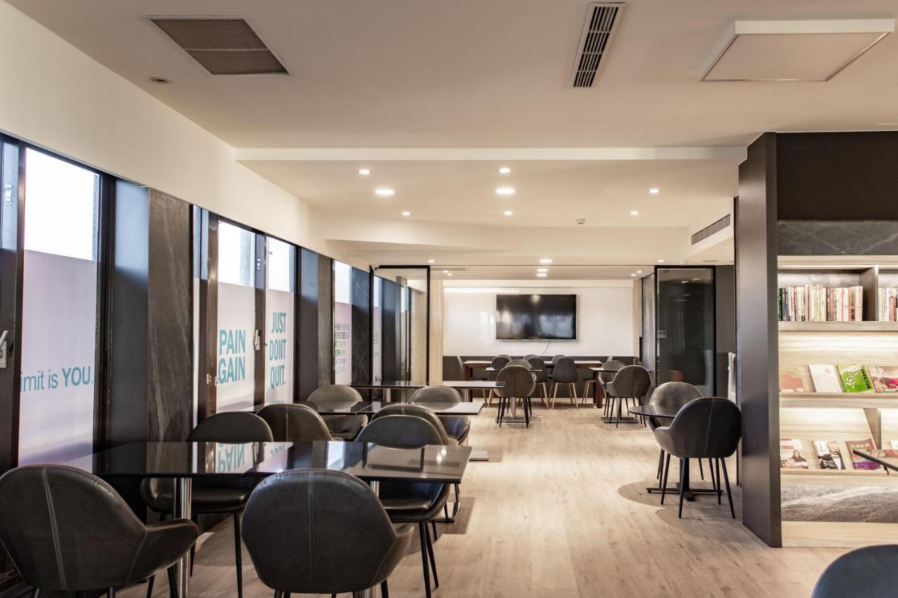 Hub Hotel - Songshan Airport Branch Taipei Exteriör bild