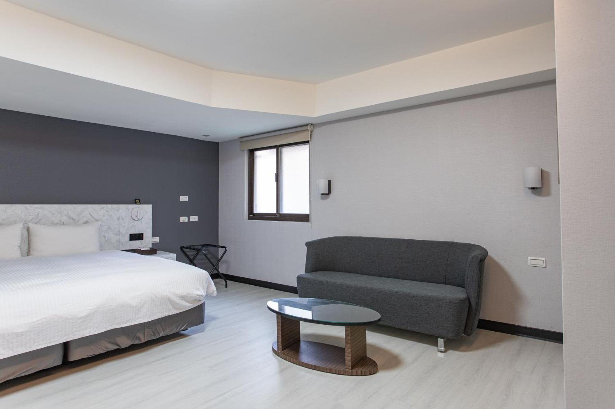 Hub Hotel - Songshan Airport Branch Taipei Exteriör bild