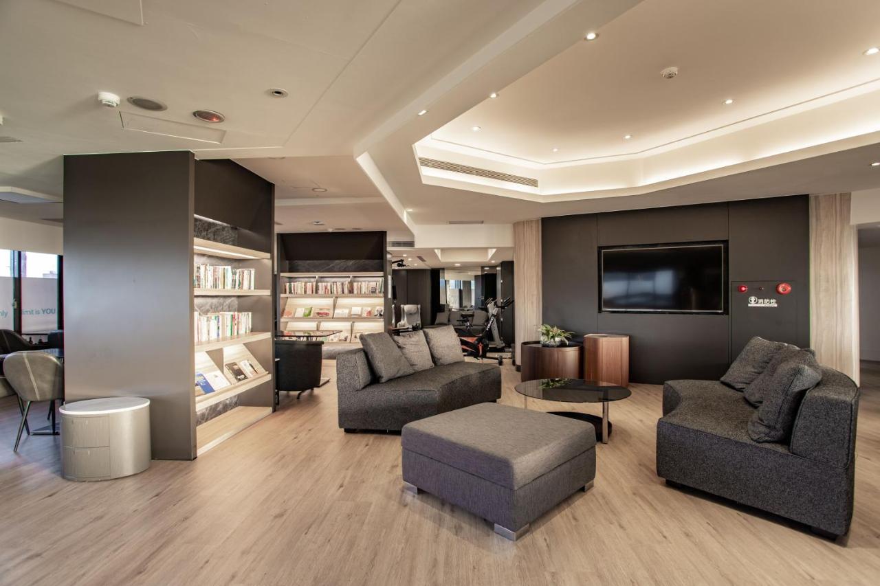 Hub Hotel - Songshan Airport Branch Taipei Exteriör bild