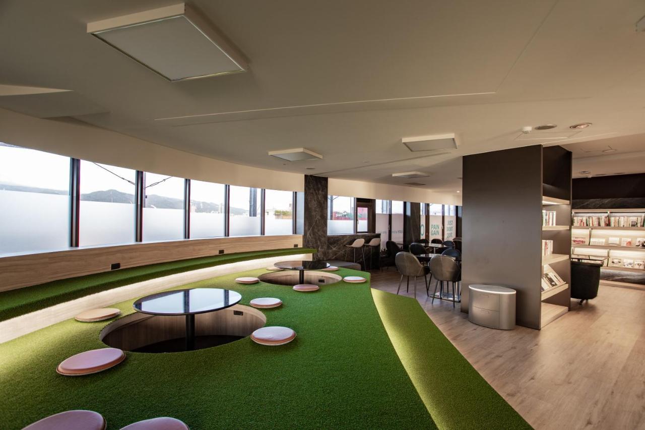 Hub Hotel - Songshan Airport Branch Taipei Exteriör bild