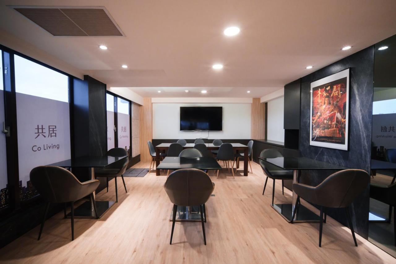 Hub Hotel - Songshan Airport Branch Taipei Exteriör bild